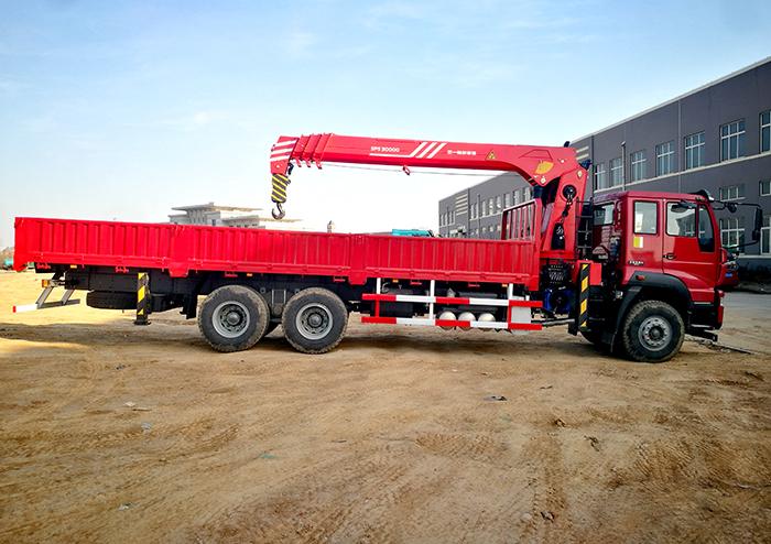 選購(gòu)隨車吊需要注意幾個(gè)問題