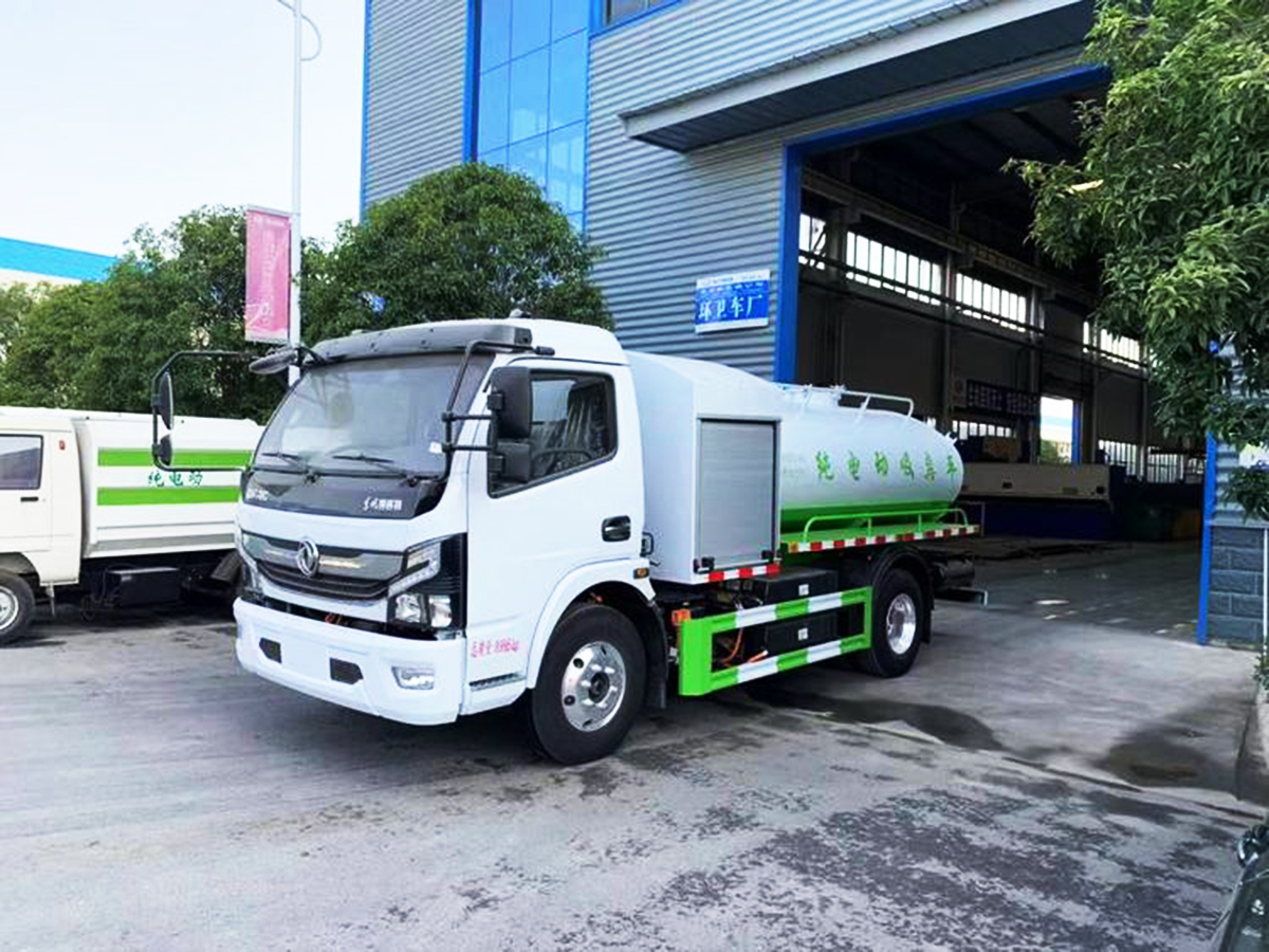 5方東風純電動吸糞車